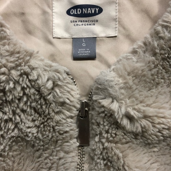 Old Navy Ladies Faux Fur Vest LG - Picture 4 of 5